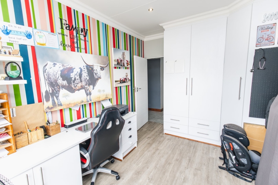 5 Bedroom Property for Sale in Somerton Estate Free State